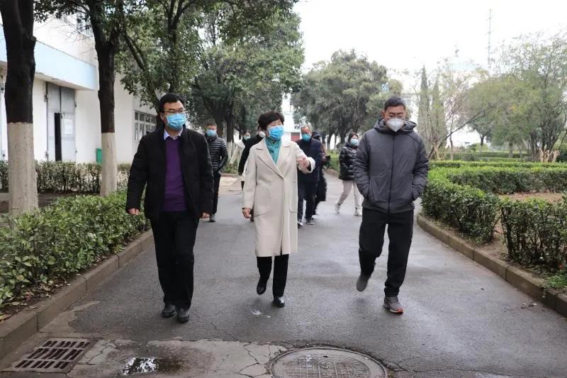 市,人大常委會,副主任,、,總工會,主席,2月, . 市人大常委會副主任、總工會主席韓迎春到公司調(diào)研慰問