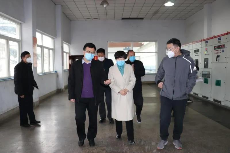 市,人大常委會,副主任,、,總工會,主席,2月, . 市人大常委會副主任、總工會主席韓迎春到公司調(diào)研慰問